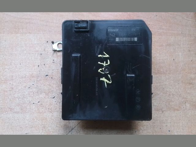 bontott RENAULT MEGANE II Biztosítéktábla Motortér