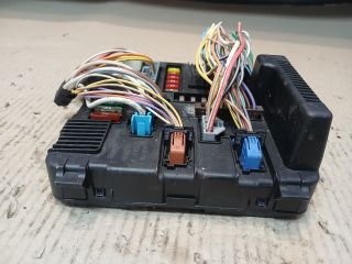 bontott RENAULT MEGANE II Biztosítéktábla Motortér