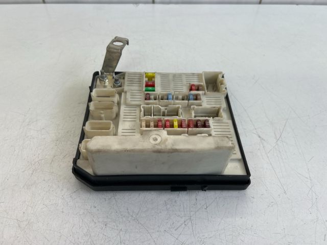 bontott RENAULT MEGANE II Biztosítéktábla Motortér