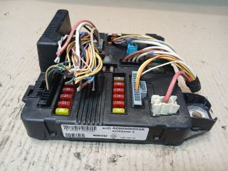bontott RENAULT MEGANE II Biztosítéktábla Motortér