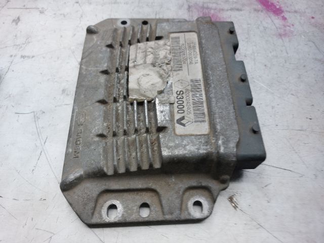 bontott RENAULT MEGANE II Motorvezérlő