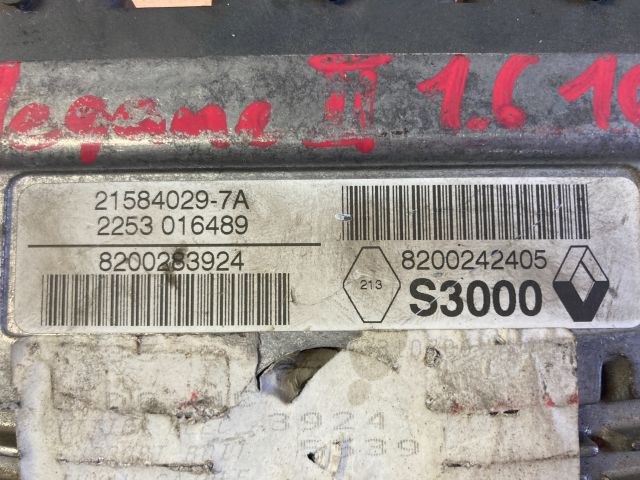 bontott RENAULT MEGANE II Motorvezérlő