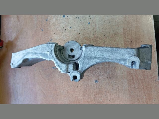 bontott RENAULT MEGANE II Generátor Tartó Bak