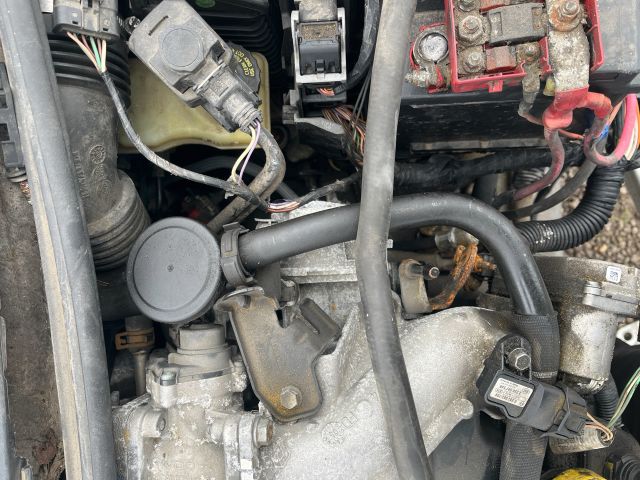 bontott RENAULT MEGANE II Motor (Fűzött blokk hengerfejjel)