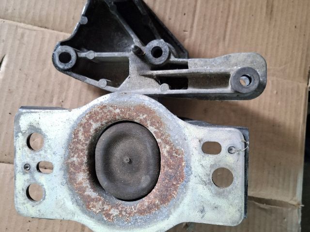 bontott RENAULT MEGANE II Motor Tartó Bak (Fém)