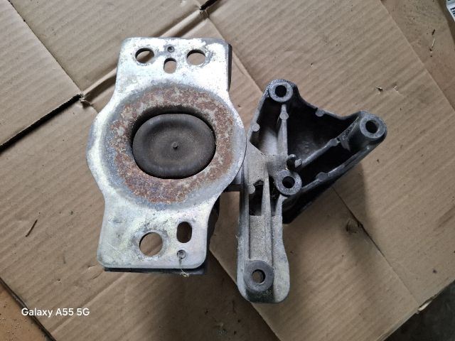 bontott RENAULT MEGANE II Motor Tartó Bak (Fém)