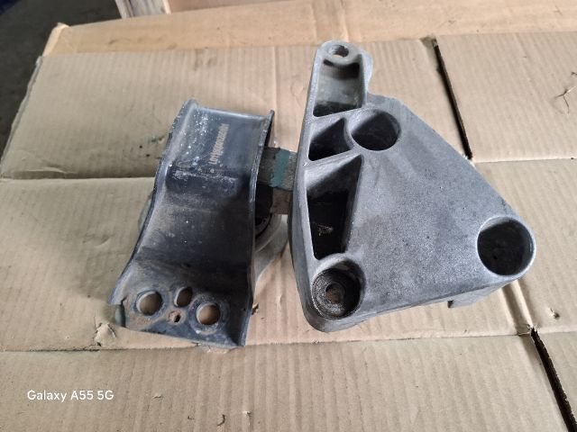 bontott RENAULT MEGANE II Motor Tartó Bak (Fém)