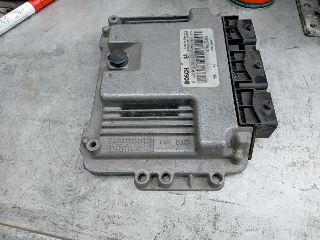 bontott RENAULT MEGANE II Motorvezérlő