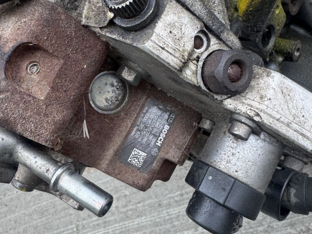 bontott RENAULT MEGANE II Motor (Fűzött blokk hengerfejjel)