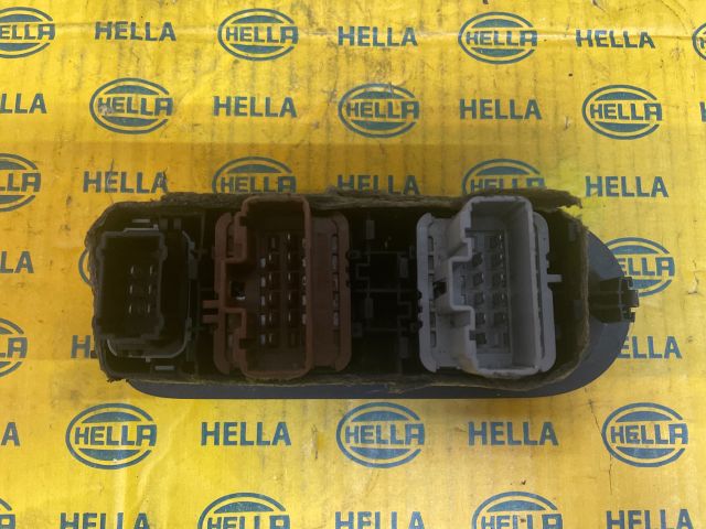 bontott RENAULT MEGANE II Ablakemelő Kapcsoló Négyes / Kettes