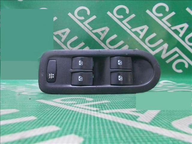 bontott RENAULT MEGANE II Ablakemelő Kapcsoló Négyes / Kettes