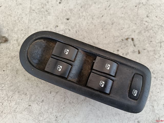 bontott RENAULT MEGANE II Ablakemelő Kapcsoló Négyes / Kettes