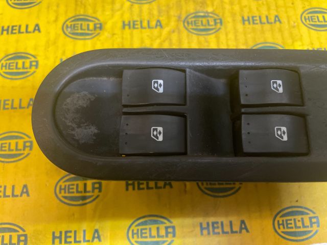 bontott RENAULT MEGANE II Ablakemelő Kapcsoló Négyes / Kettes