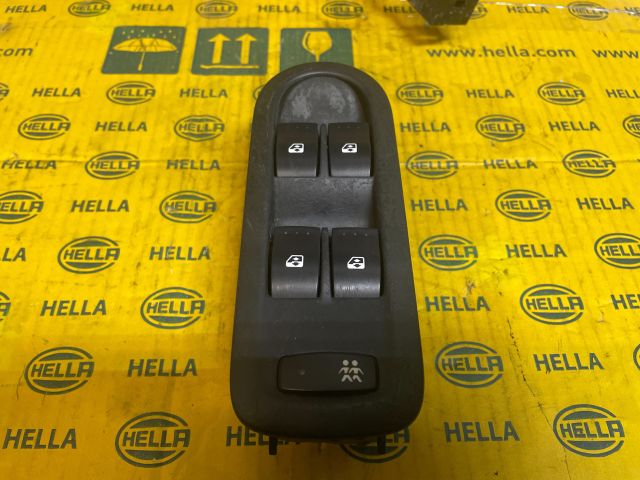 bontott RENAULT MEGANE II Ablakemelő Kapcsoló Négyes / Kettes