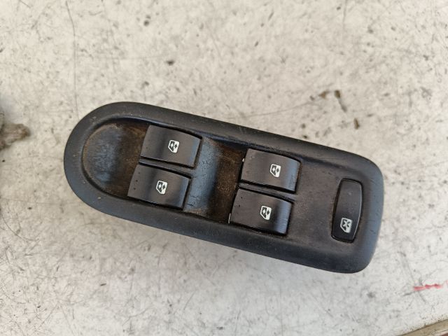 bontott RENAULT MEGANE II Ablakemelő Kapcsoló Négyes / Kettes