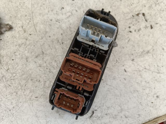 bontott RENAULT MEGANE II Ablakemelő Kapcsoló Négyes / Kettes