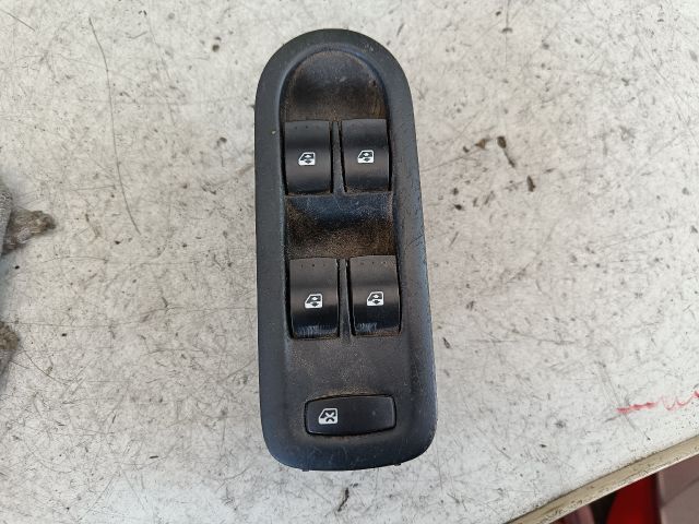 bontott RENAULT MEGANE II Ablakemelő Kapcsoló Négyes / Kettes