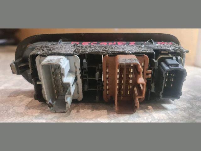 bontott RENAULT MEGANE II Bal első Ablakemelő Kapcsoló