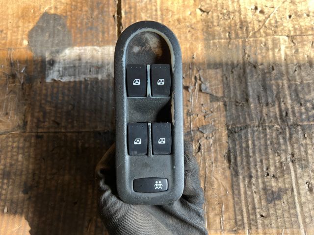 bontott RENAULT MEGANE II Bal első Ablakemelő Kapcsoló