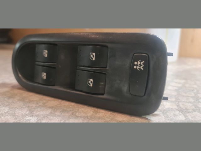 bontott RENAULT MEGANE II Bal első Ablakemelő Kapcsoló