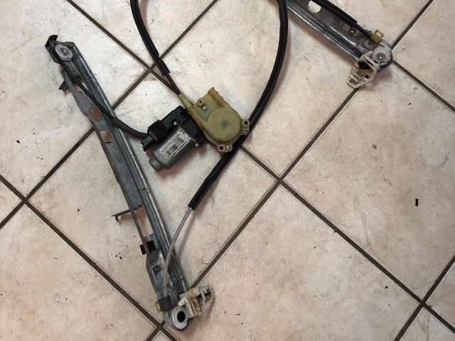 bontott RENAULT MEGANE II Bal első Ablakemelő Szerkezet (Elektromos)