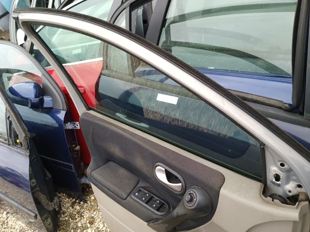 bontott RENAULT MEGANE II Bal első Ajtó (Részeivel)