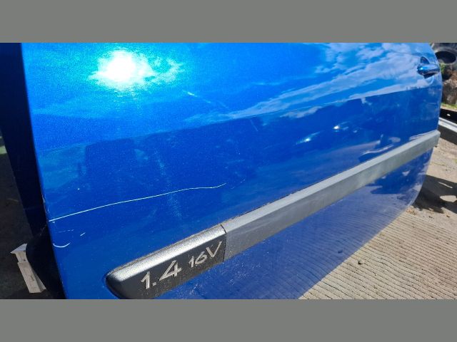 bontott RENAULT MEGANE II Bal első Ajtó (Részeivel)