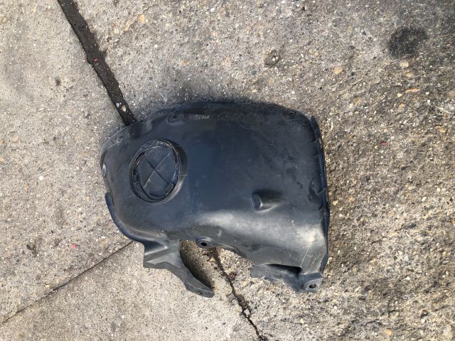 bontott RENAULT MEGANE II Bal első Első Dobbetét (Kerékjárati, Műanyag)