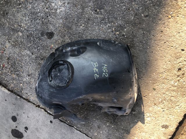 bontott RENAULT MEGANE II Bal első Első Dobbetét (Kerékjárati, Műanyag)