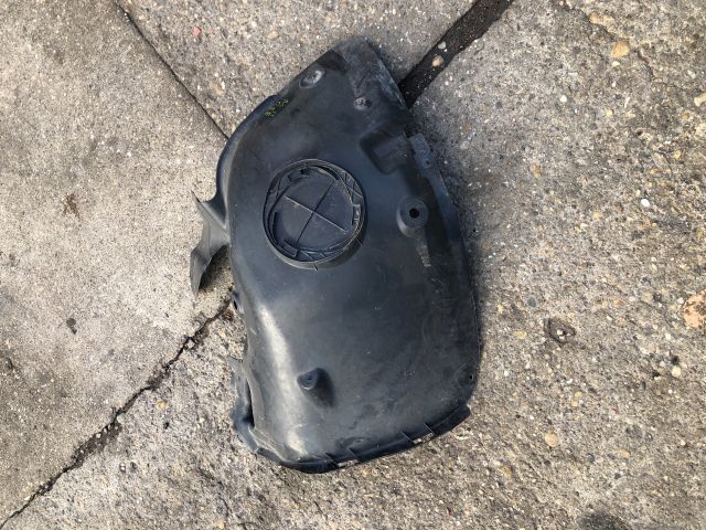 bontott RENAULT MEGANE II Bal első Első Dobbetét (Kerékjárati, Műanyag)