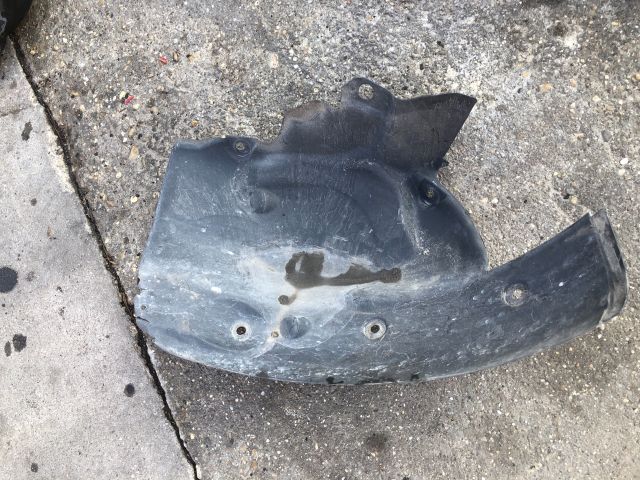 bontott RENAULT MEGANE II Bal első Hátsó Dobbetét (Kerékjárati, Műanyag)