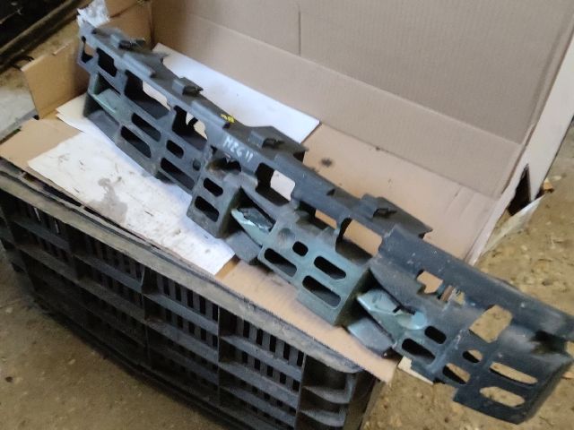 bontott RENAULT MEGANE II Bal első Lökhárító Merevítő Tartó (Fém)