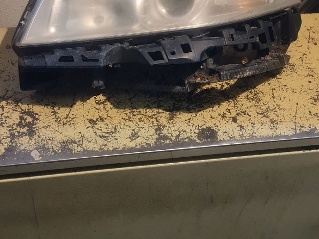 bontott RENAULT MEGANE II Bal első Lökhárító Tartó (Műanyag)