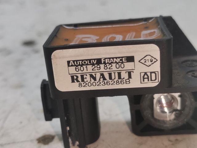 bontott RENAULT MEGANE II Bal első Oldal Ütközés Érzékelő