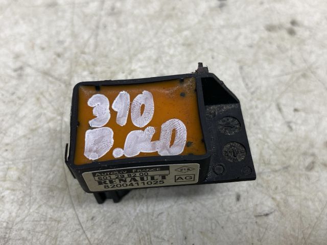 bontott RENAULT MEGANE II Bal első Oldal Ütközés Érzékelő