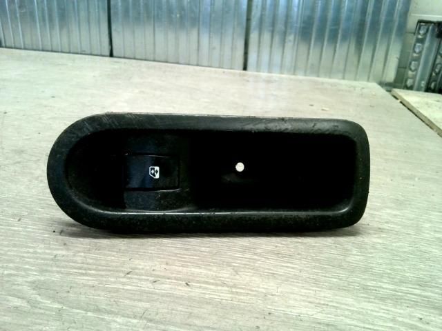 bontott RENAULT MEGANE II Bal hátsó Ablakemelő Kapcsoló