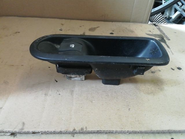 bontott RENAULT MEGANE II Bal hátsó Ablakemelő Kapcsoló