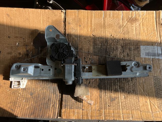 bontott RENAULT MEGANE II Bal hátsó Ablakemelő Szerkezet (Elektromos)