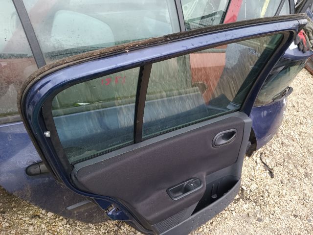 bontott RENAULT MEGANE II Bal hátsó Ajtó (Részeivel)