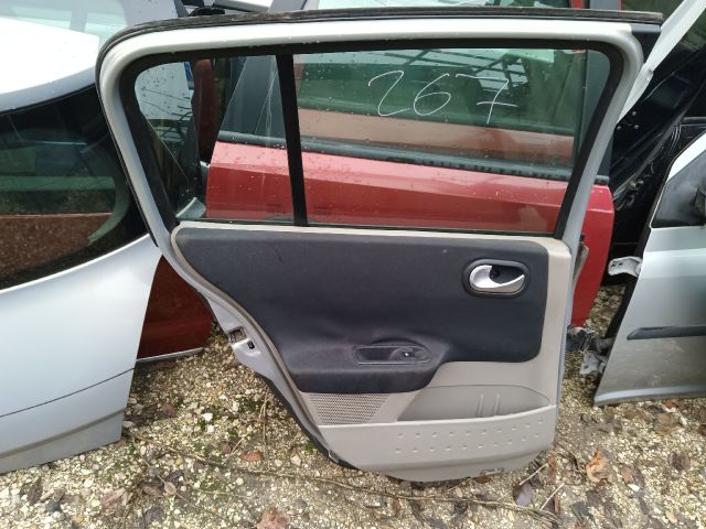 bontott RENAULT MEGANE II Bal hátsó Ajtó (Részeivel)