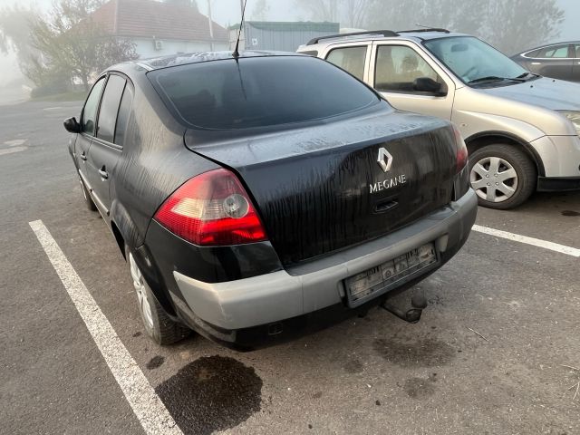 bontott RENAULT MEGANE II Bal hátsó Dobbetét (Kerékjárati, Műanyag)