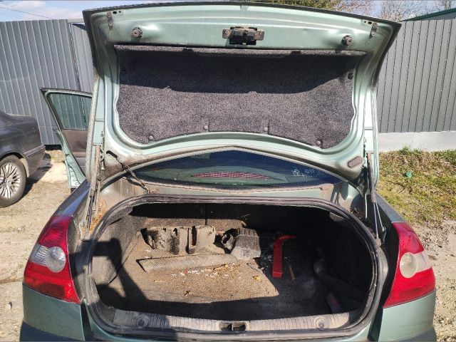 bontott RENAULT MEGANE II Bal hátsó Dobbetét (Kerékjárati, Műanyag)