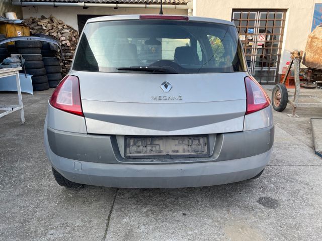bontott RENAULT MEGANE II Biztosítéktábla Csomagtér