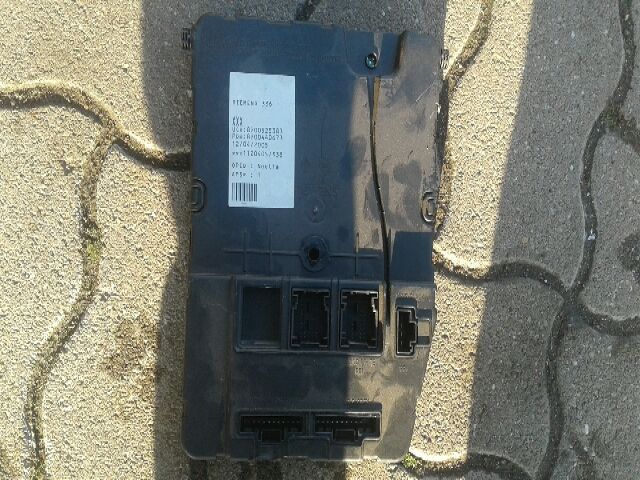 bontott RENAULT MEGANE II Biztosítéktábla Utastér