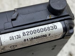 bontott RENAULT MEGANE II Biztosítéktábla Utastér