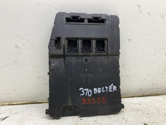 bontott RENAULT MEGANE II Biztosítéktábla Utastér