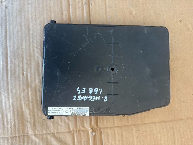 bontott RENAULT MEGANE II Biztosítéktábla Utastér