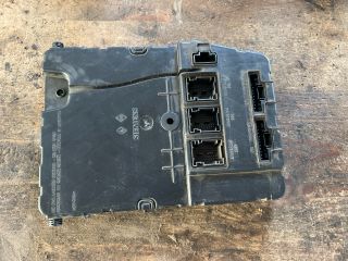 bontott RENAULT MEGANE II Biztosítéktábla Utastér