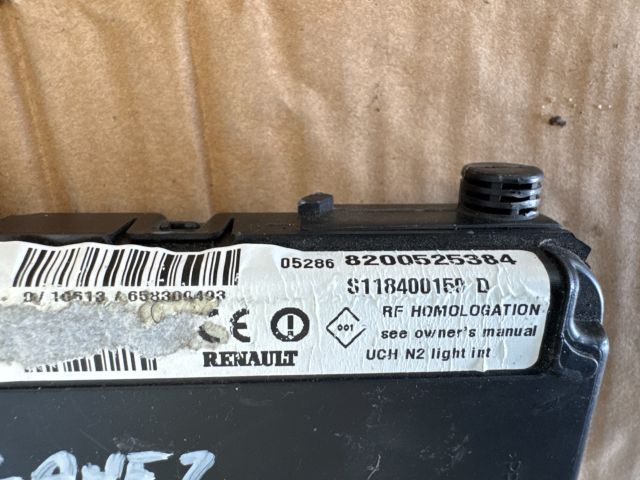 bontott RENAULT MEGANE II Biztosítéktábla Utastér