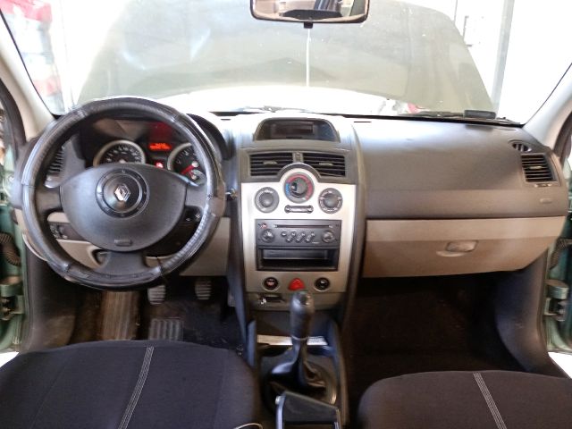 bontott RENAULT MEGANE II Csomagtér Nyitó Kar / Gomb